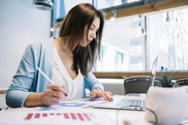Por que investir em marketing digital em época de crise Dicas para vender durante a crise