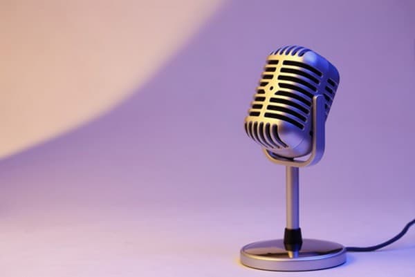 6 razões para considerar o podcast como um canal de marketing de conteúdo Fonte: Freepik
