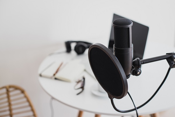 Como Produzir um Podcast Fonte: Envato