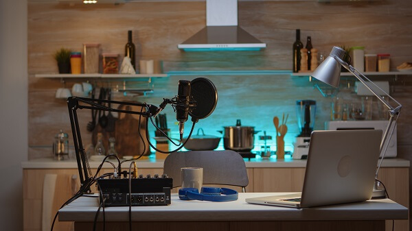 Equipamentos para Podcast Fonte: Envato
