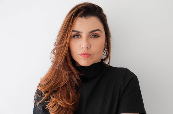 Entrevista com Mirela Pizani: o cenário do YouTube no Brasil Entrevista com Mirela Pizani: o cenário do YouTube no Brasil