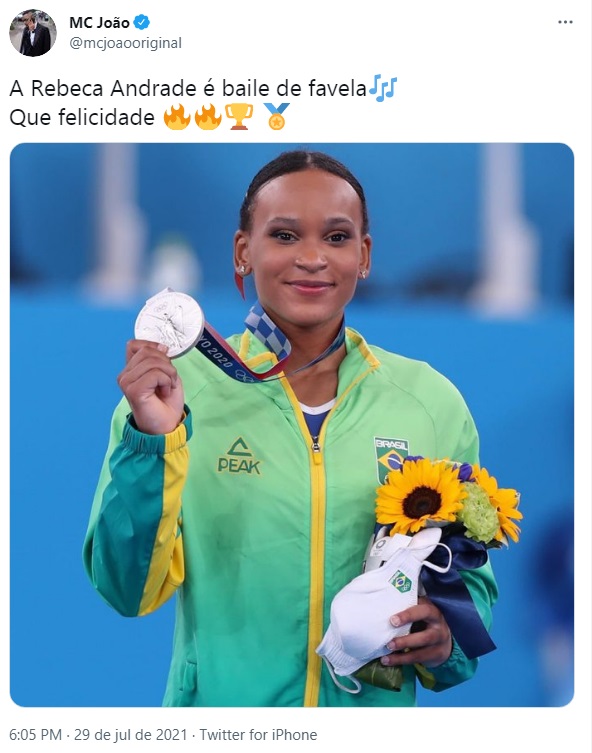 Mc João homenageia Rebeca
