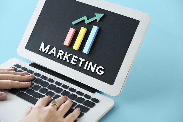 Ainda Vale a Pena Contratar uma Agência de Marketing em 2024?